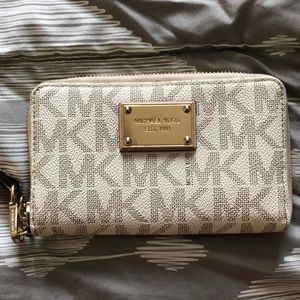 Michael Kors Wristlet
